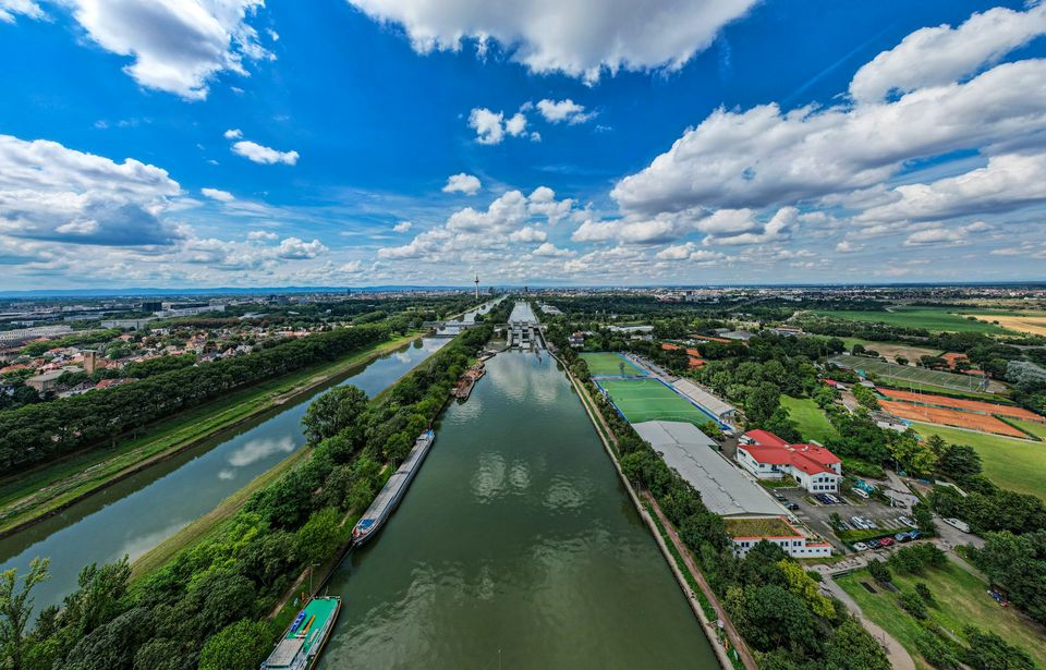 Einsatz einer Flusswärmepumpe zur kommunalen Wärmeversorgung in Mannheim